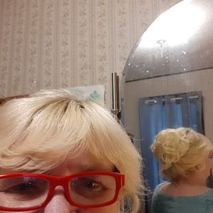 Meet your Posher, Brenda